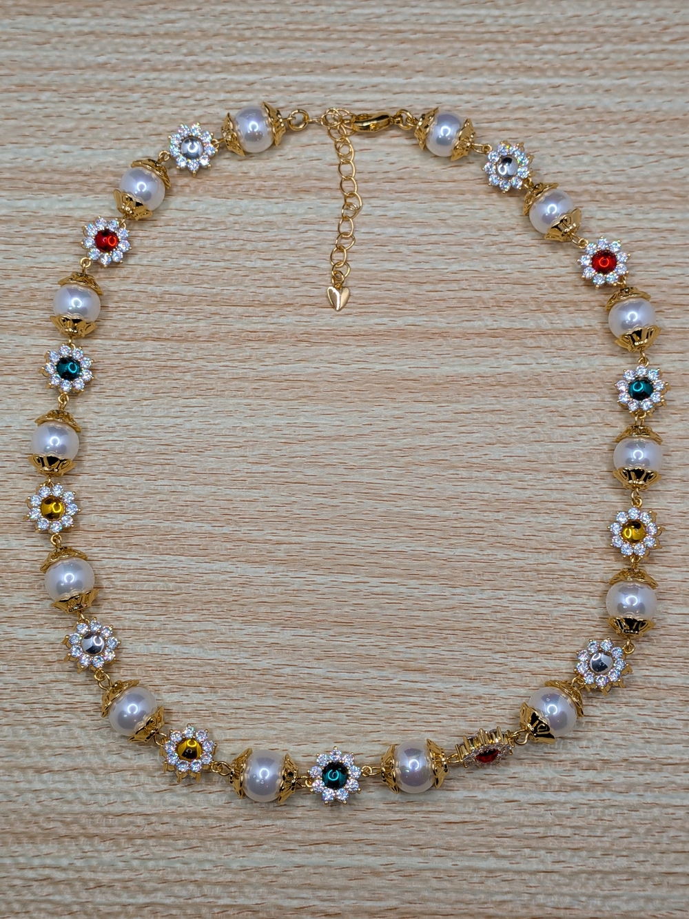 En Route Gold Daisy Pearl Necklace - 18kt Gold Plated Brass
